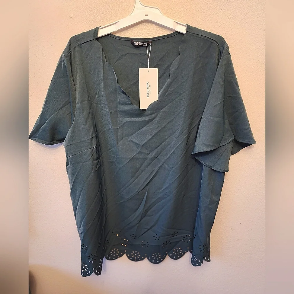 NWT Bloomchic Blouse - Picture 1 of 5